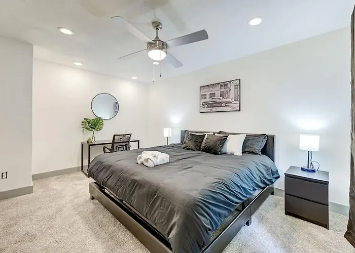 Perfect Stay With King Bed, Free Parking, Free Wi-Fi