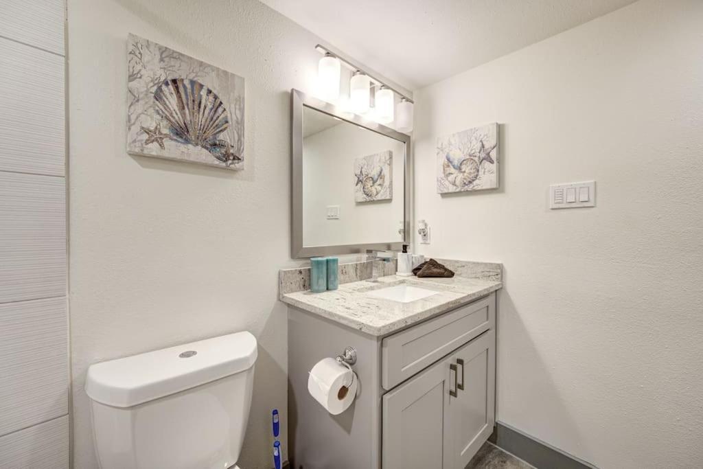 Perfect With King Bed, Free Parking, Free Wi-fi *